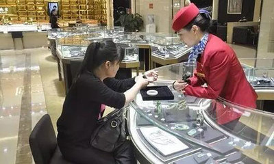 珠宝销售达人教你如何引导顾客消费高端珠宝_搜狐时尚